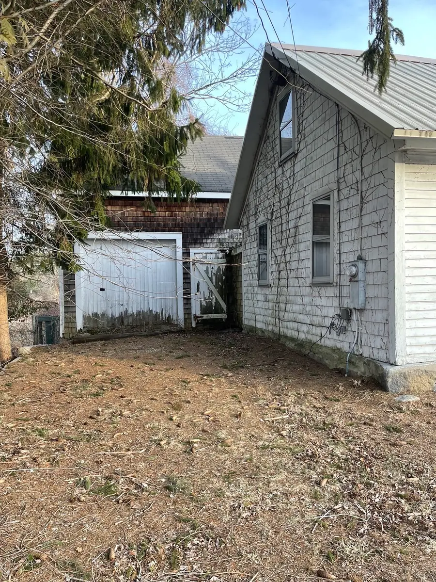 87 High St, Assonet, MA 02702 - #2