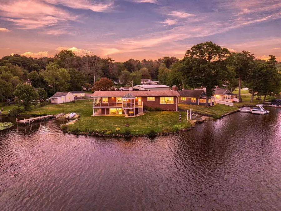 29 Lake Shore Drive, Wales, MA 01081 - #2