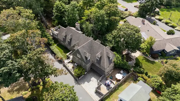 9 Galloupes Point Rd, Swampscott, MA 01907