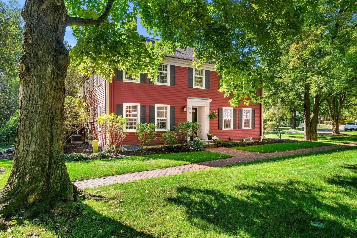 1015 Massachusetts Ave #1015, Lexington, MA 02420 - #1