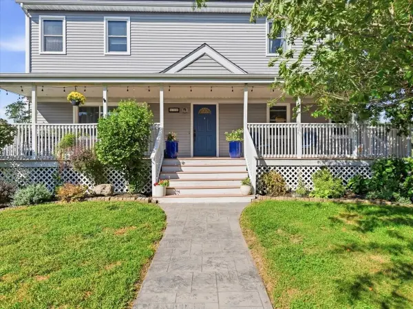 130 Winslow Avenue, Somerset, MA 02726