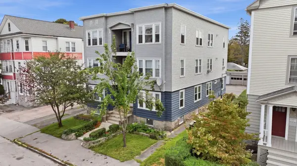 17 Fairbanks St, Worcester, MA 01610