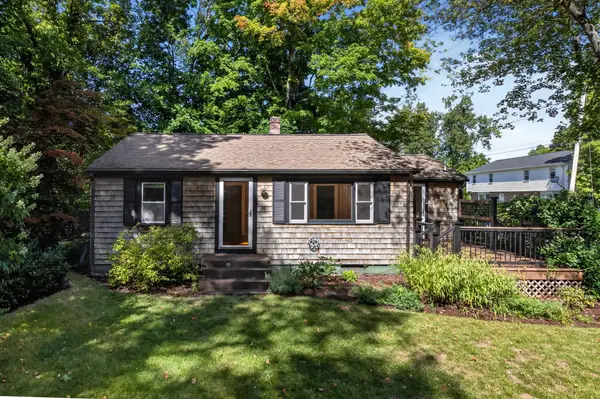 10 Hayward St, Randolph, MA 02368