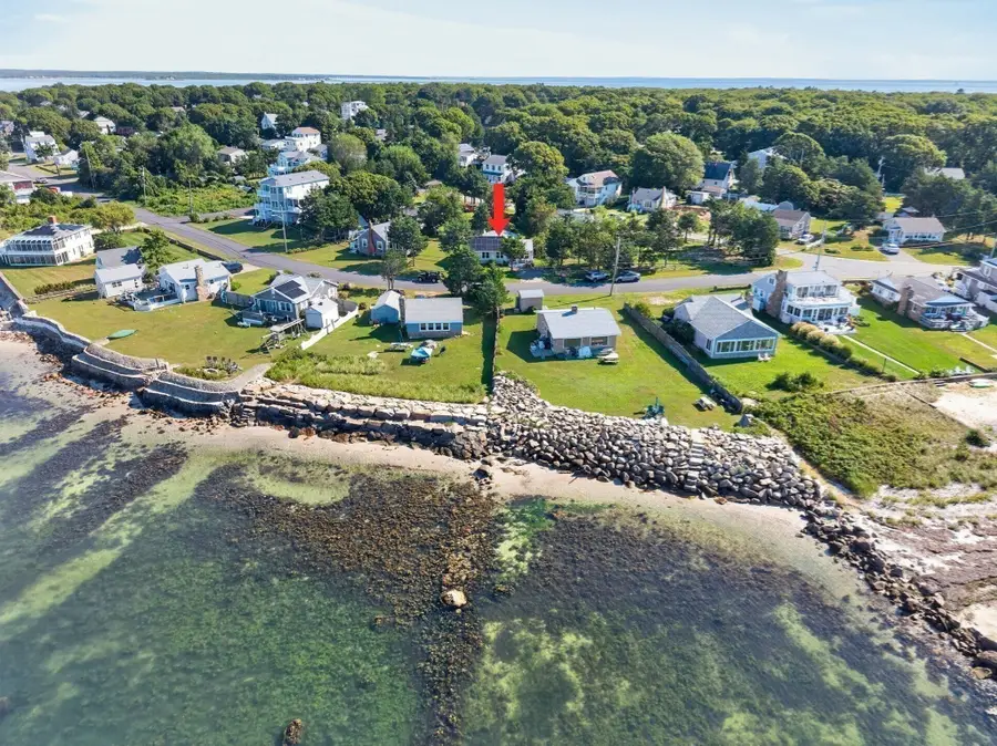 27 Alder St, Fairhaven, MA 02719 - #2