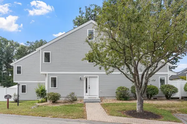 43 Meadow Pond Dr #A, Leominster, MA 01453