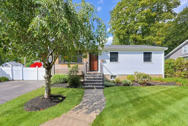 8 Woodland Pkwy, Randolph, MA 02368