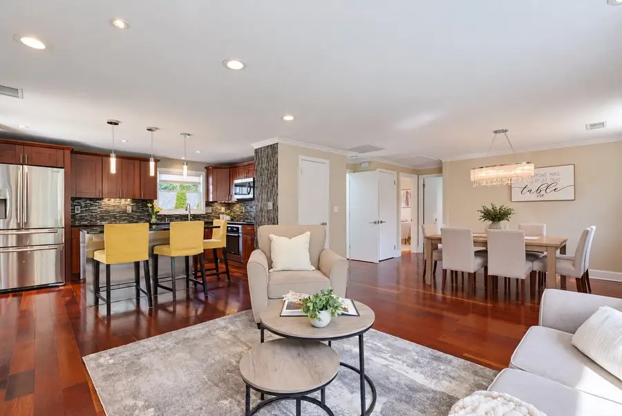 8 Woodland Pkwy, Randolph, MA 02368 - #2