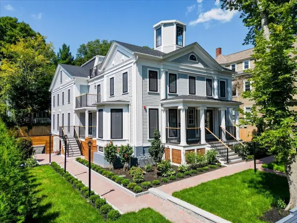 305 Chestnut Ave #3, Boston, MA 02130