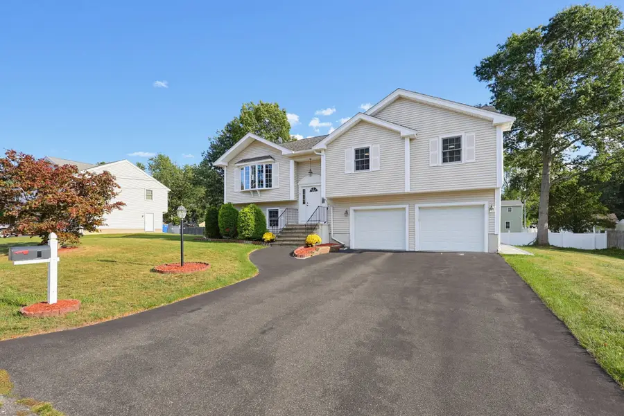 5 Ivy Cir, Randolph, MA 02368 - #3