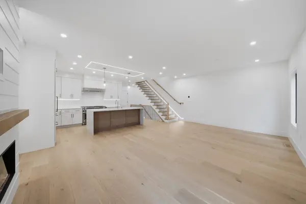 421 East 6th Street #TH3, Boston, MA 02127