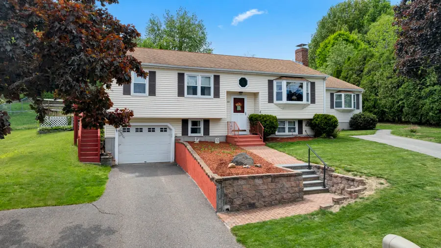 101 Long Hill Dr, Leominster, MA 01453 - #2