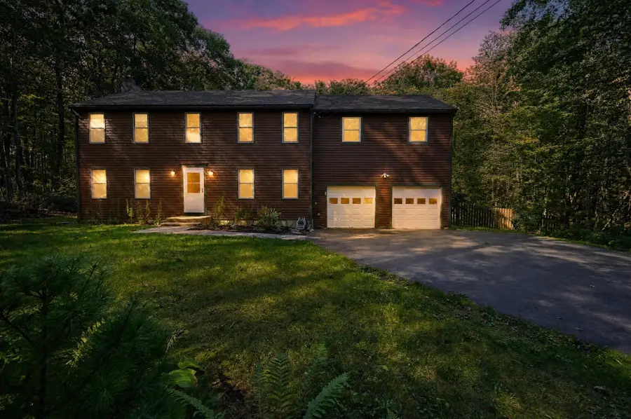 6 Woodview Dr, Hubbardston, MA 01452 - #2
