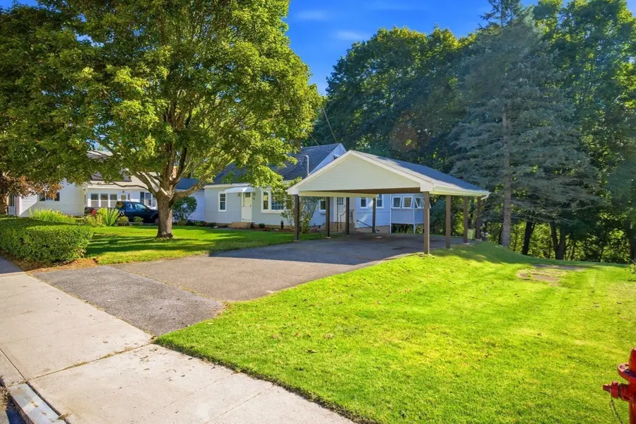 114 Quaboag St, Warren, MA 01083 - #3