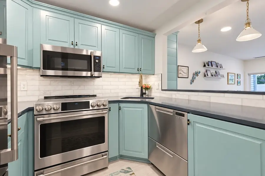 66 Westcliff Dr., Plymouth, MA 02360 - #3