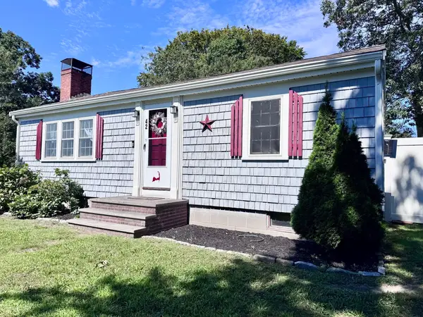 42 Vineyard Ave, Barnstable, MA 02601