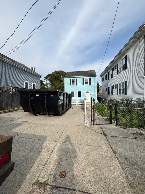 46 Cottage St, New Bedford, MA 02740