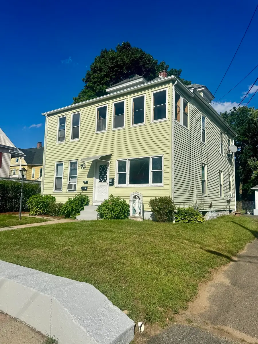 13 Dexter St, Holyoke, MA 01040 - #3