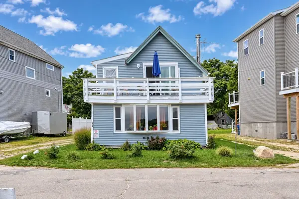 12 North Blvd, Wareham, MA 02558