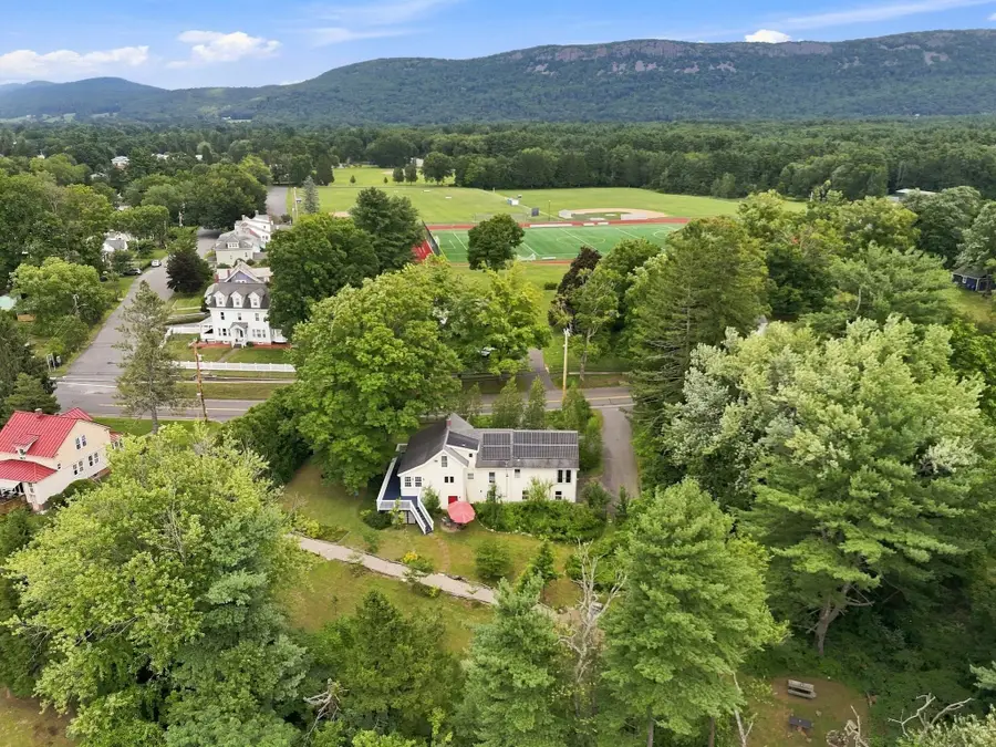 143 Park St, Easthampton, MA 01027 - #2