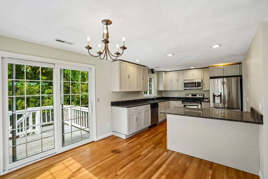 7 Nirvana Dr, Saugus, MA 01906 - #2