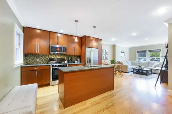 208-210 W 7th St #1, Boston, MA 02127