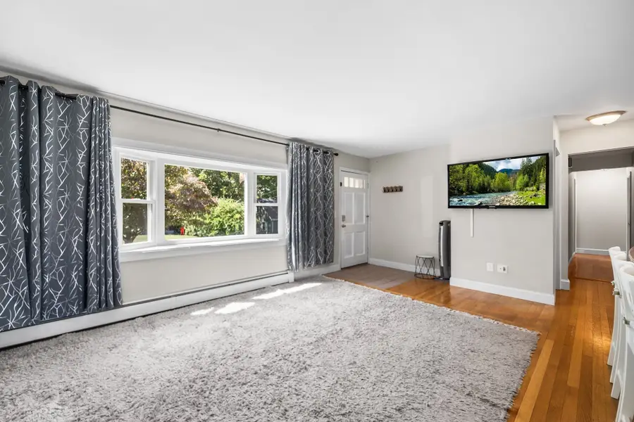 24 Kennedy St, Dartmouth, MA 02747 - #3