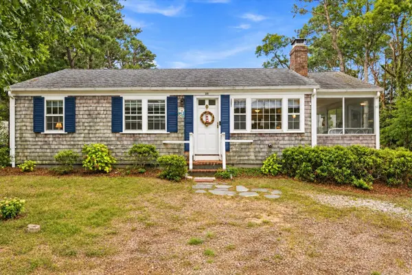 25 Freydis Dr, Dennis, MA 02660