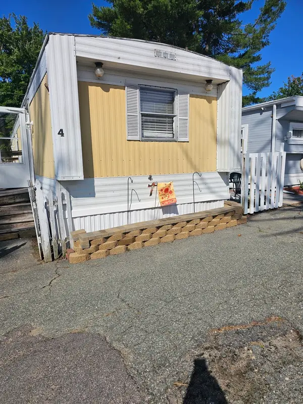 305 Turnpike Street #4, Easton, MA 02346