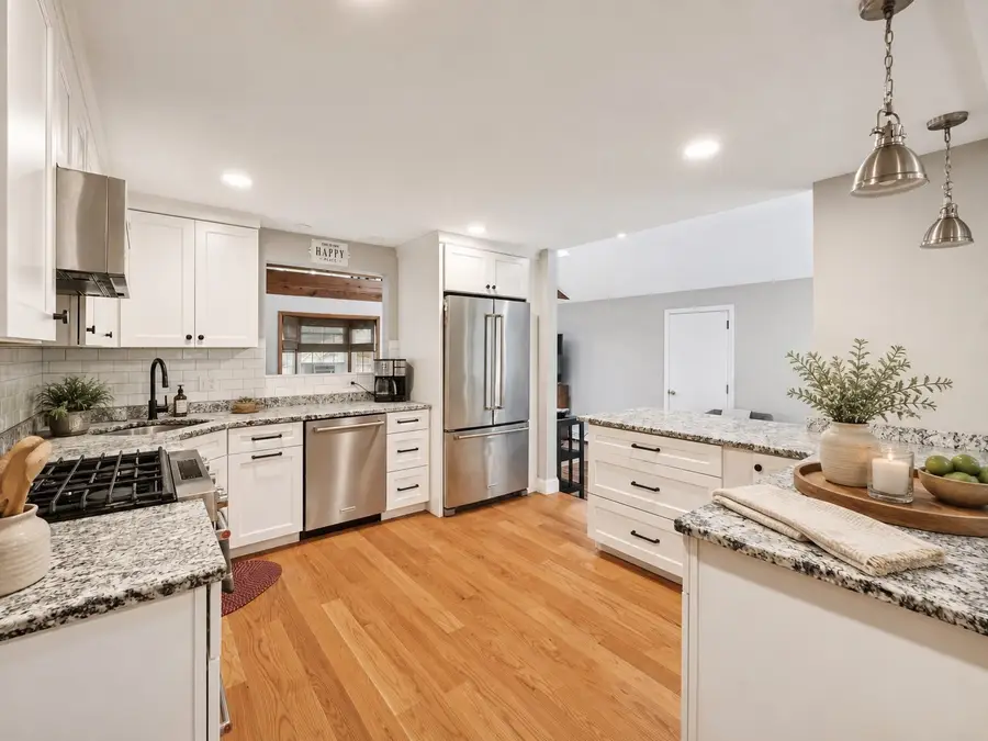185 Marked Tree Rd, Holliston, MA 01746 - #3