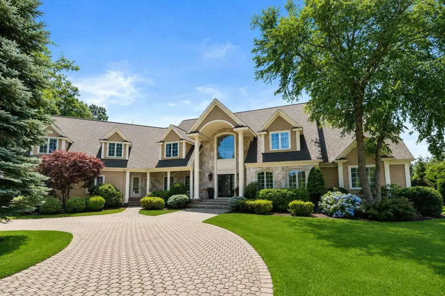 7 Pegan Ln, Natick, MA 01760 - #2
