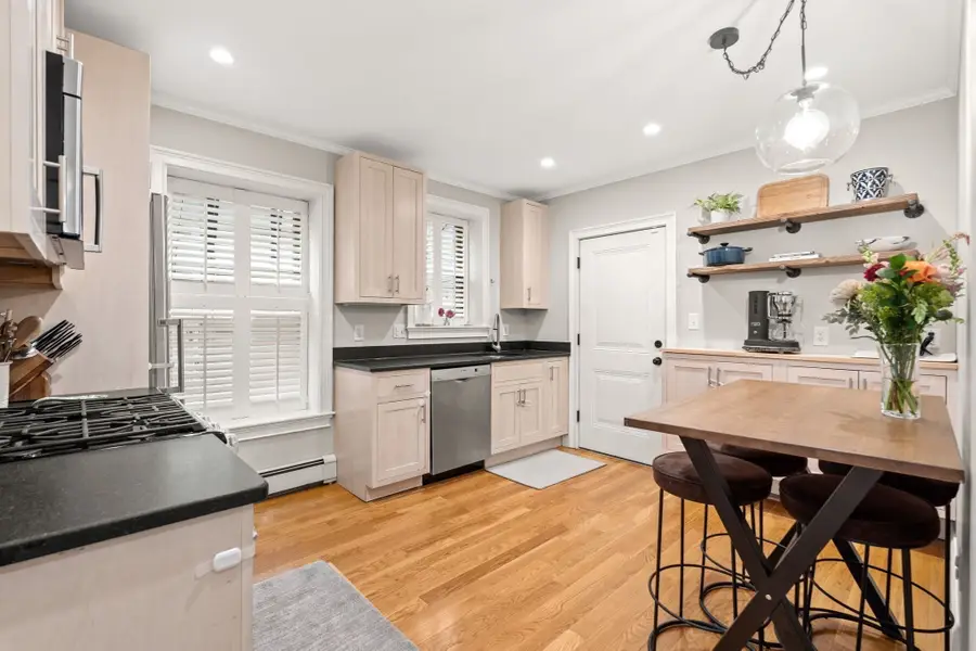 4 Cook St #1A, Boston, MA 02129 - #2