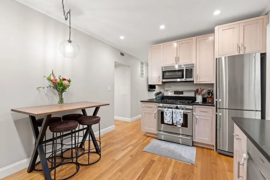 4 Cook St #1A, Boston, MA 02129 - #3