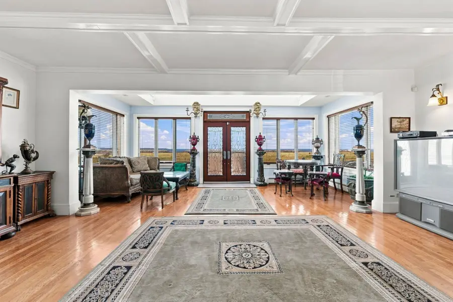 94 Winthrop Shore Dr, Winthrop Town, MA 02151 - #3