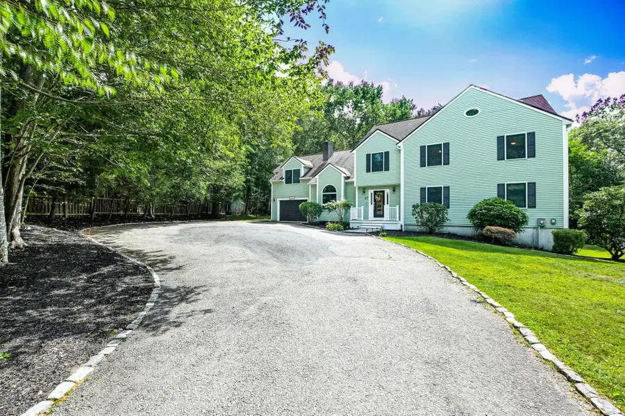 27 Brittany Ln, Dartmouth, MA 02747 - #2
