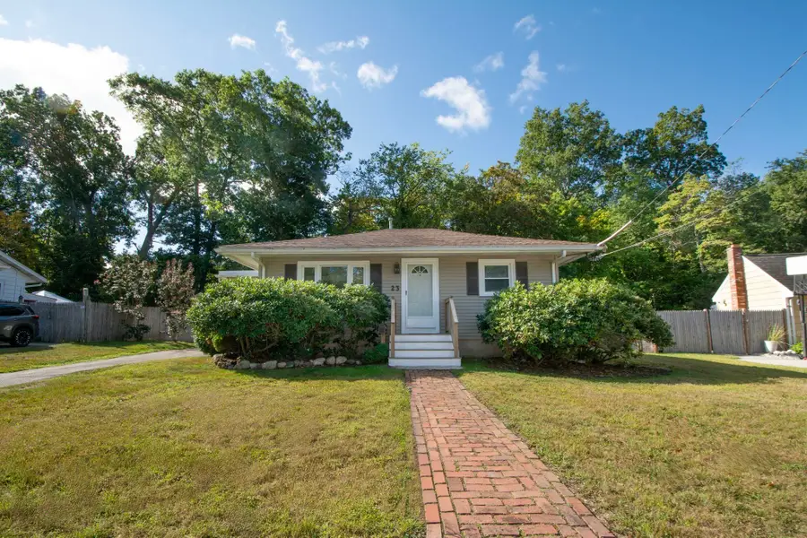 23 Courier St., Weymouth, MA 02190 - #3