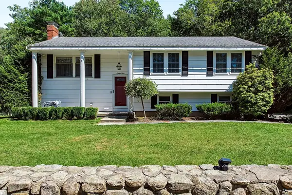 84 Lincoln St, West Bridgewater, MA 02379