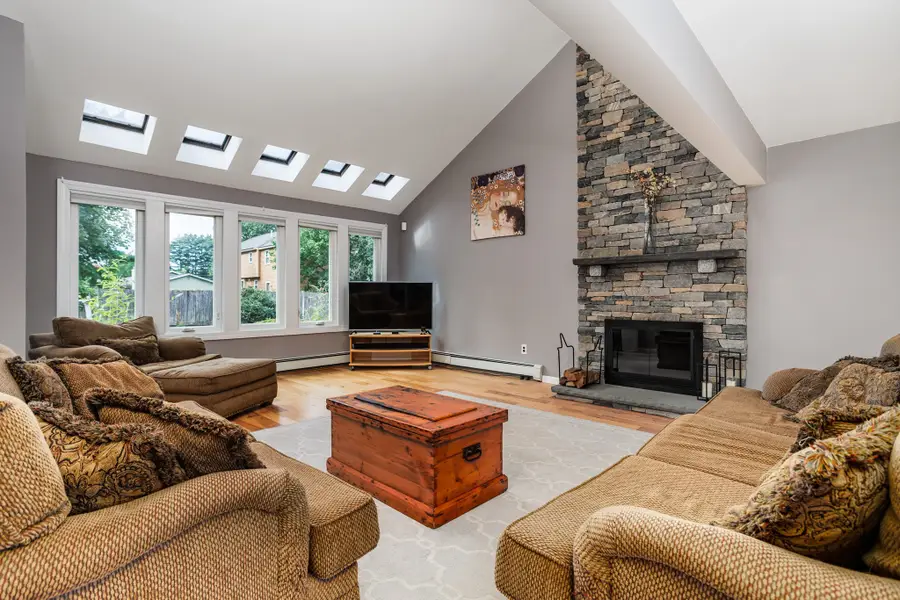 27 Lee St, Lancaster, MA 01523 - #2