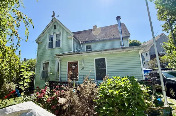 20 Bridge St, Russell, MA 01097