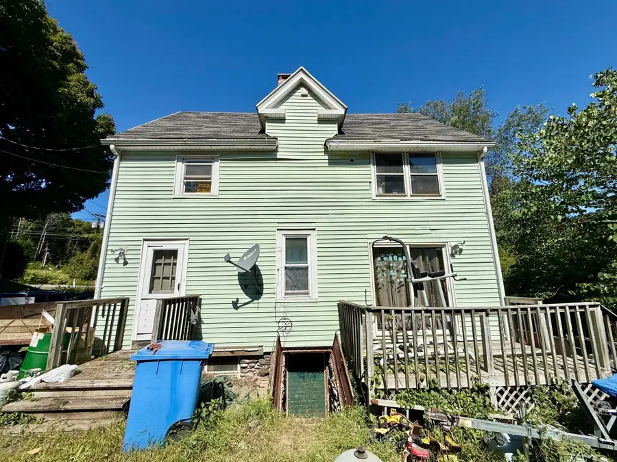 20 Bridge St, Russell, MA 01097 - #3