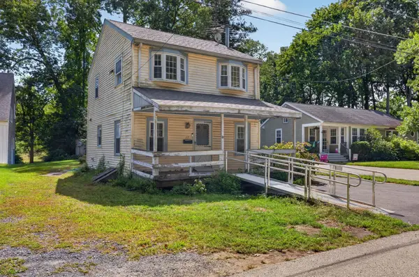 17 W Cedar Rd, Norfolk, MA 02056