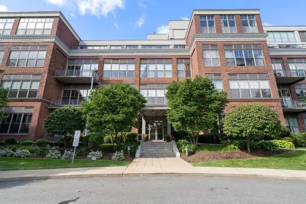 156 Porter St #327, Boston, MA 02128