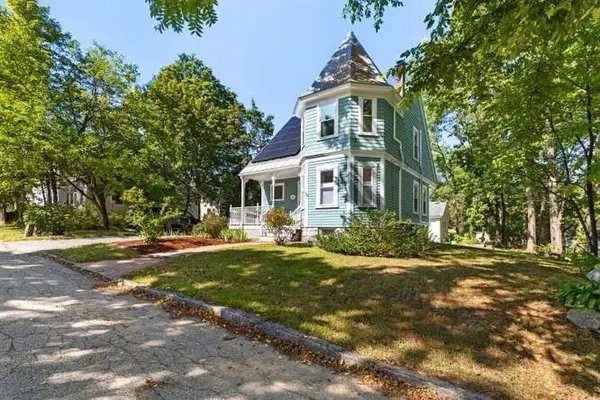 58 Church St, Chelmsford, MA 01863
