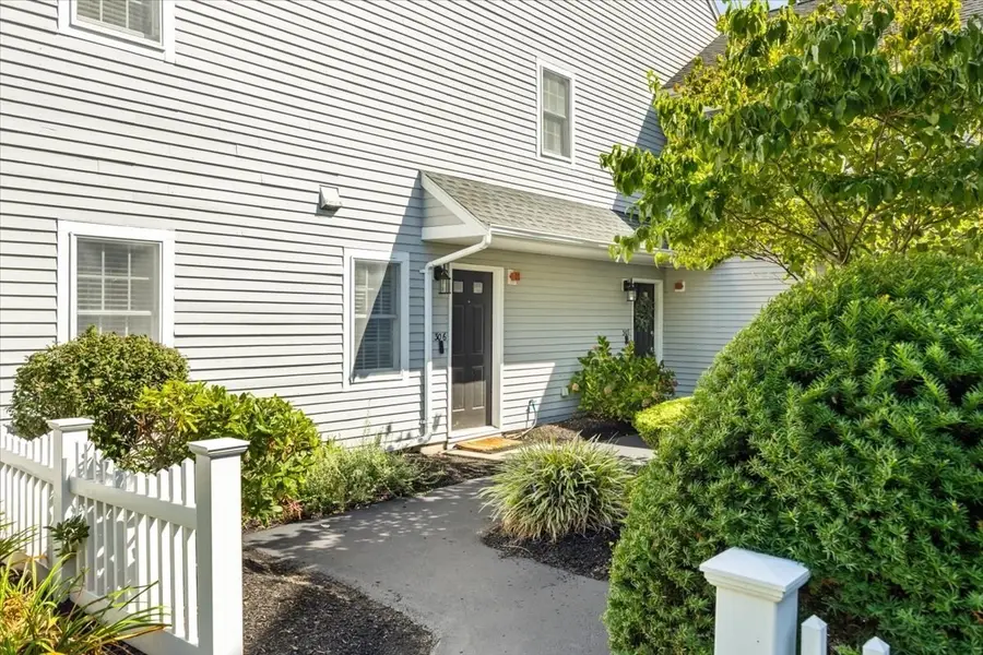 125 Highland St #306, Taunton, MA 02780 - #3