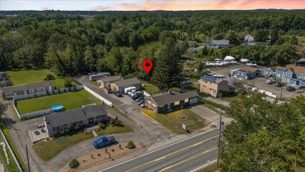 57 Elm St, Salisbury, MA 01915