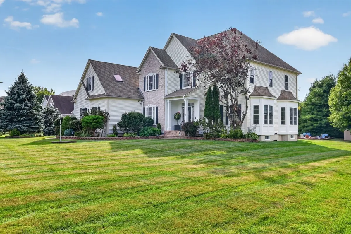 4 Iarussi Way, Medway, MA 02053 - #1