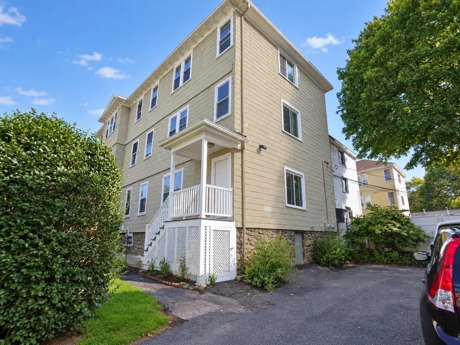 320 Hamilton St, Worcester, MA 01604 - #2