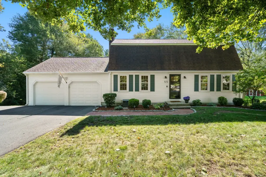 55 Hartford Ave E, Mendon, MA 01756 - #2