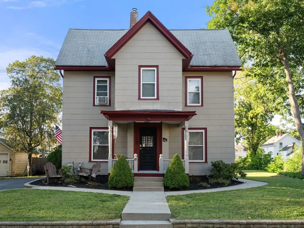 43 Pleasant St, Hudson, MA 01749 - #1