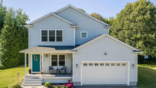 32 Welcome St, Fairhaven, MA 02719