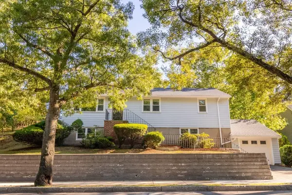 32 Vfw Pkwy, Boston, MA 02467